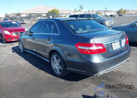 2011 Mercedes-Benz E 350 z USA, uszkodzony, nr VIN WDDHF5GB7BA274062